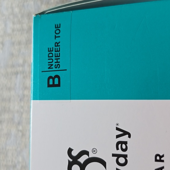 LEGGS BRAND WOMENS EVERYDAY REGULAR PANTYHOSE 5 PAIR NUDE SHEER TOE SIZE B - Picture 8 of 13